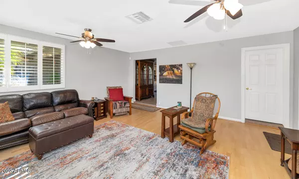 Phoenix, AZ 85028,2943 E CANNON Drive