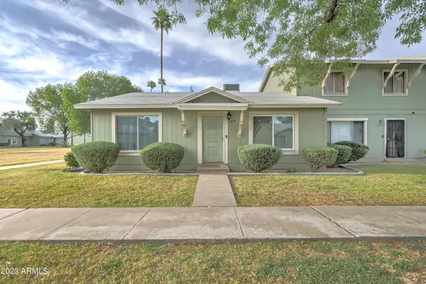 2615 W HIGHLAND Avenue, Phoenix, AZ 85017