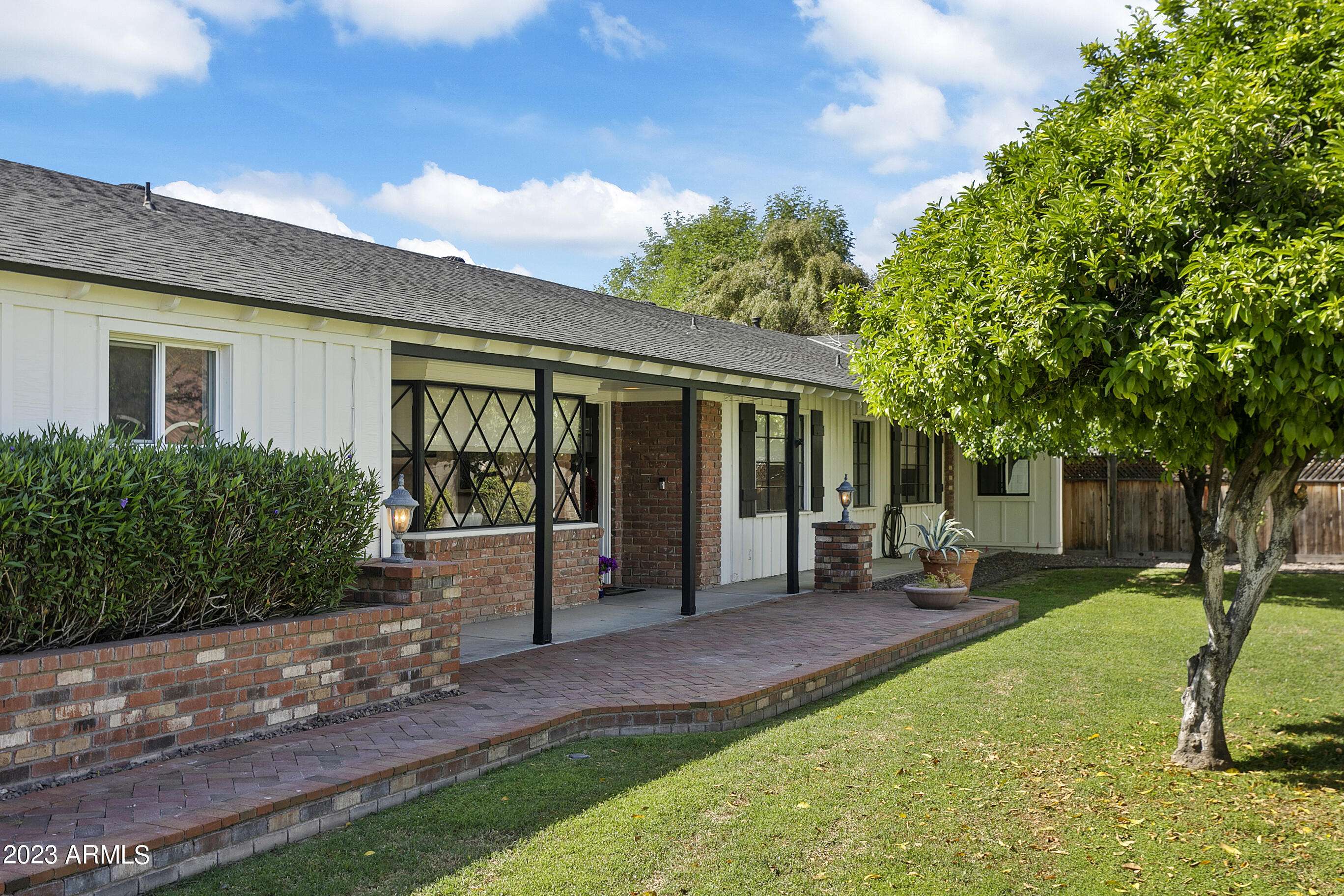 Phoenix, AZ 85012,6523 N 4TH Street