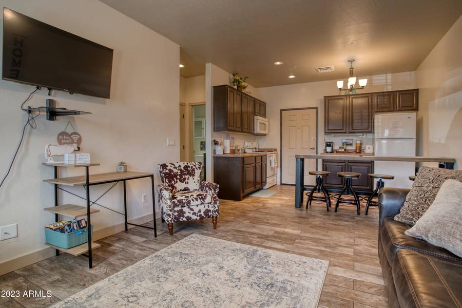 2419 QUARTER HORSE Trail #111, Overgaard, AZ 85933