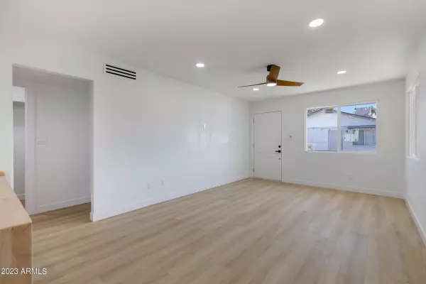 Phoenix, AZ 85018,3034 N 40TH Street N #1