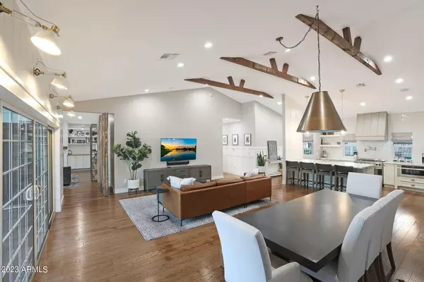 Phoenix, AZ 85018,3811 N 50TH Street