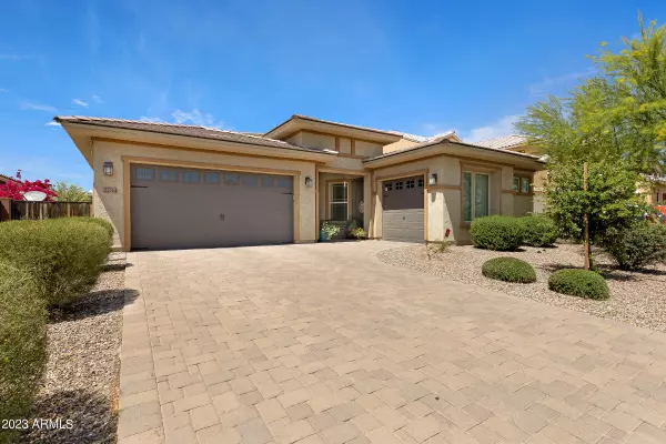 2734 E COZETTAS Court, Gilbert, AZ 85298