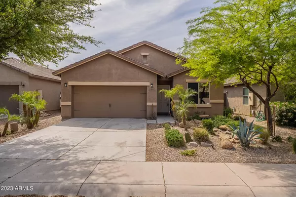 33036 N FALCON Trail, San Tan Valley, AZ 85144