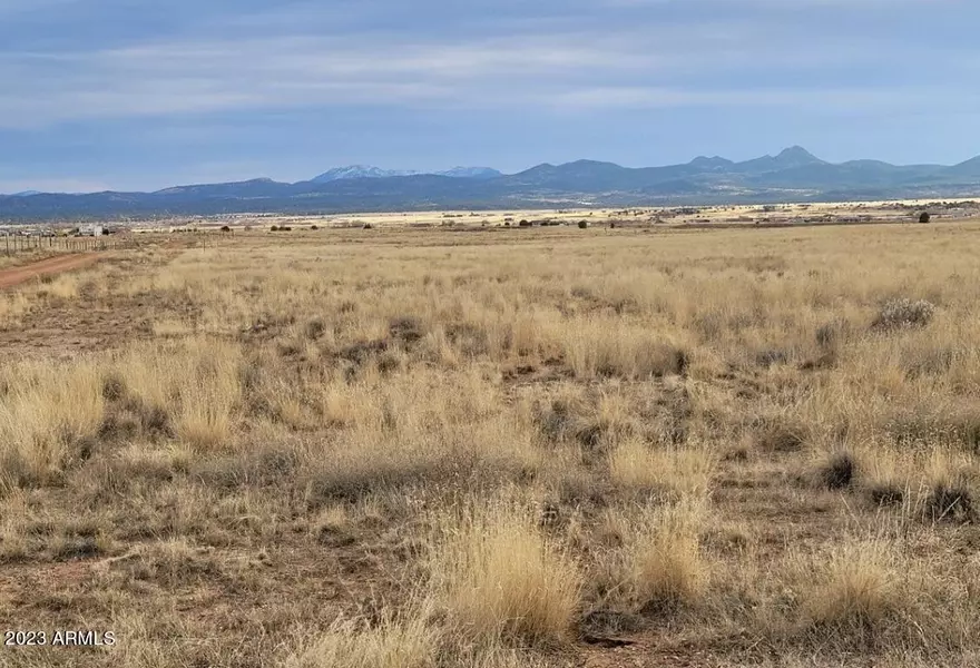 27455 N Red rocks Road #-, Paulden, AZ 86334