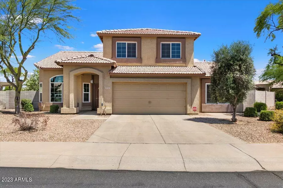 8206 W STELLA Avenue, Glendale, AZ 85303