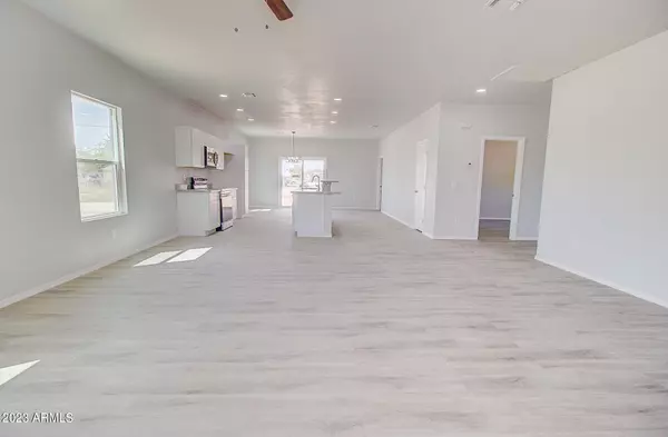 Eloy, AZ 85131,3360 W TOLLAN DR Drive #11