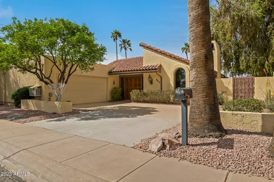 982 E ACACIA Circle, Litchfield Park, AZ 85340