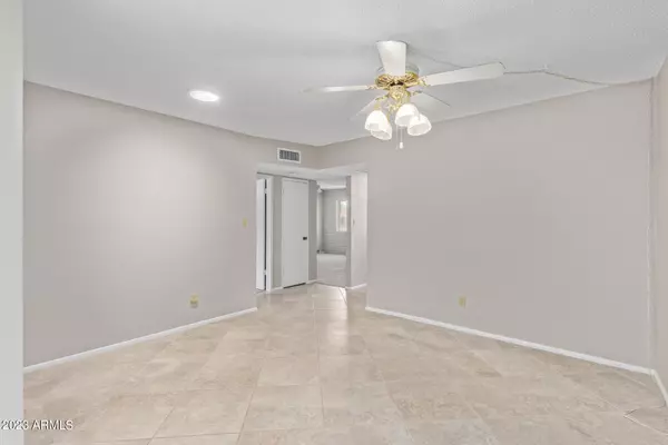 Tempe, AZ 85282,2121 E ELLIS Drive