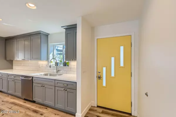 Phoenix, AZ 85021,1802 W ORANGEWOOD Avenue