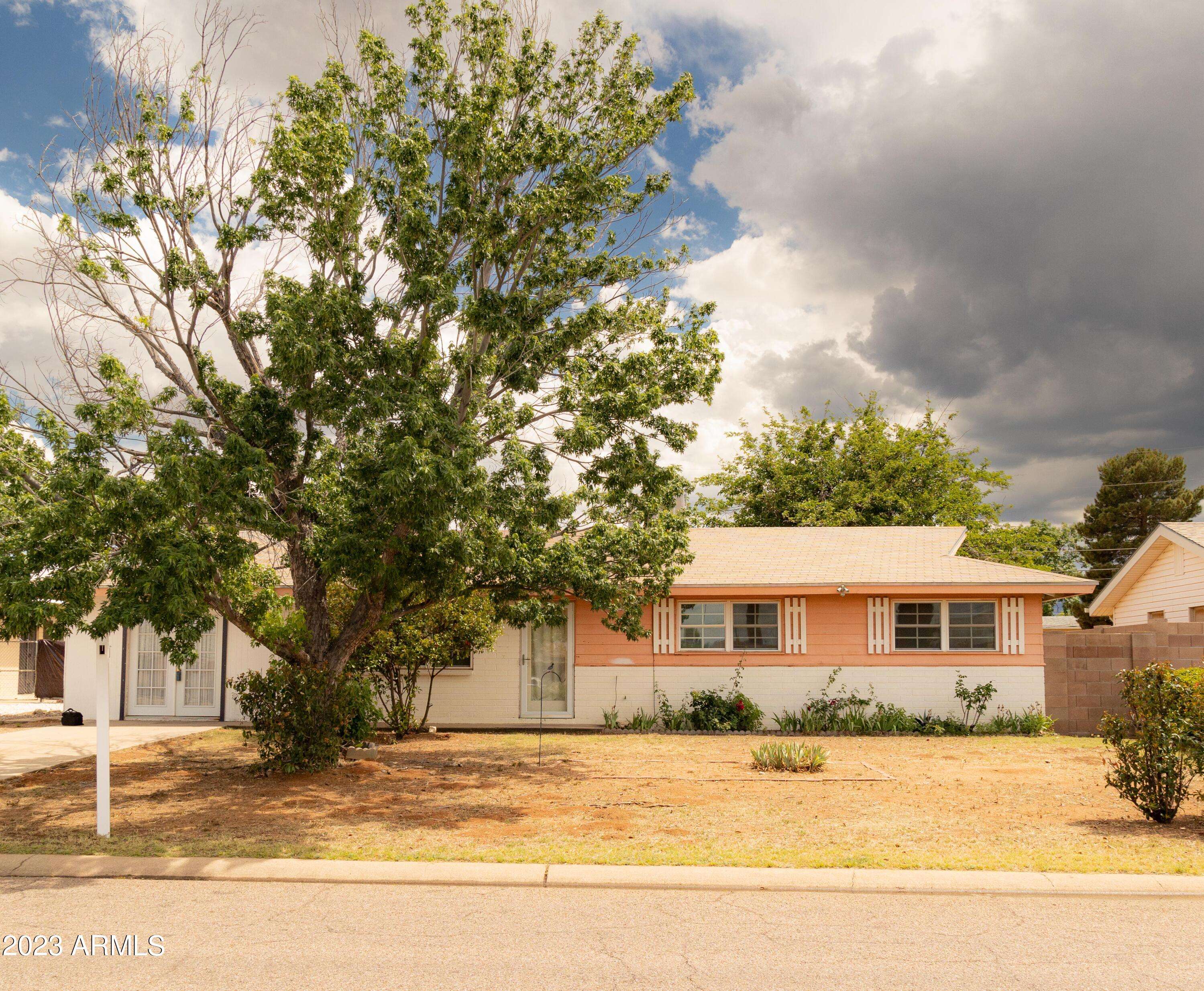 50 W KAYETAN Drive, Sierra Vista, AZ 85635