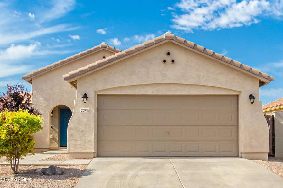 2295 W KRISTINA Avenue, San Tan Valley, AZ 85144