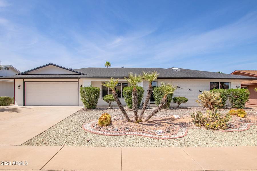 12810 W FLAGSTONE Drive, Sun City West, AZ 85375