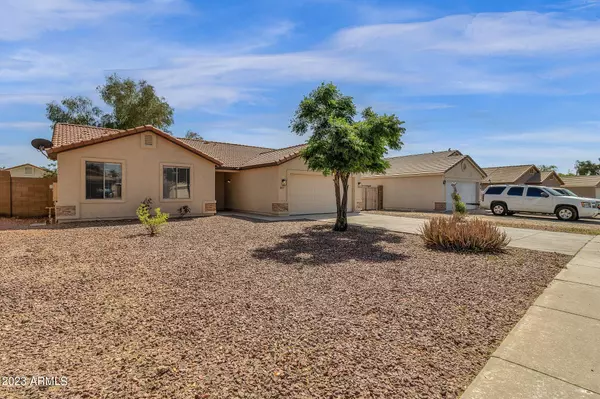 1053 W ROSAL Avenue, Apache Junction, AZ 85120