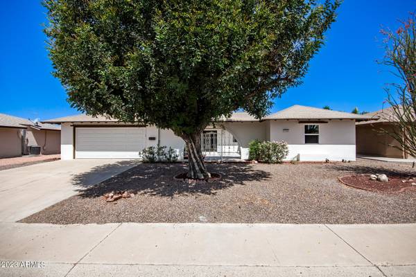 11040 W MEADE Drive, Sun City, AZ 85351