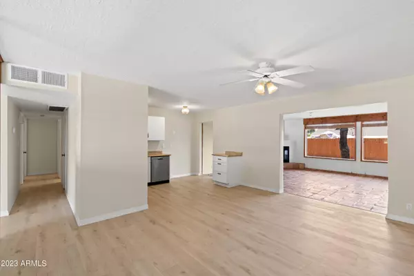 Phoenix, AZ 85019,4213 W STELLA Lane