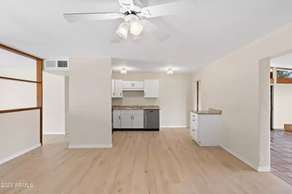 Phoenix, AZ 85019,4213 W STELLA Lane