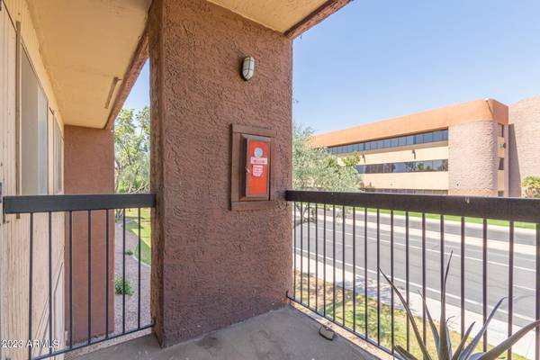 Phoenix, AZ 85031,3810 N MARYVALE Parkway #2093