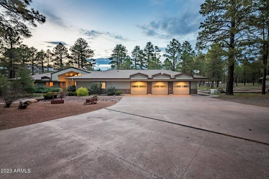 6549 LYNX Lane, Flagstaff, AZ 86004