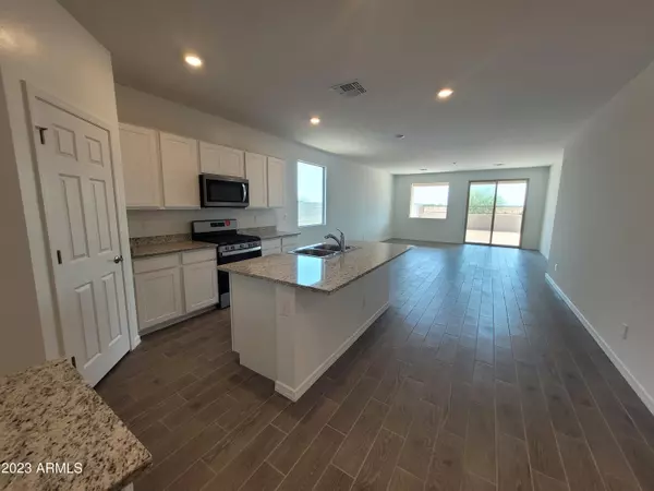 3283 E REBEL Lane, San Tan Valley, AZ 85143