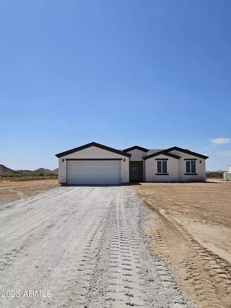 1036 S WINTERSBURG Road, Tonopah, AZ 85354