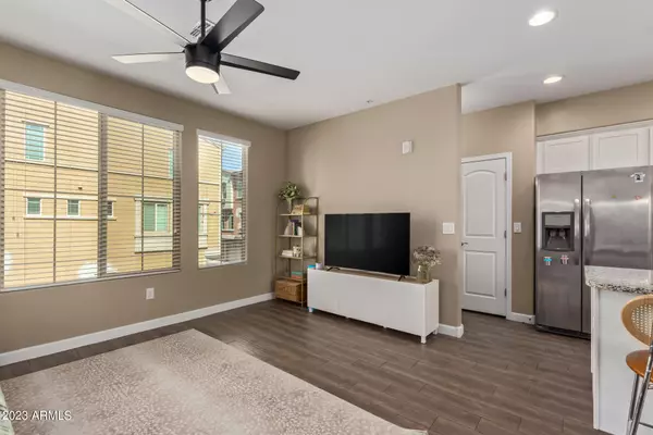 Gilbert, AZ 85233,240 W JUNIPER Avenue #1046