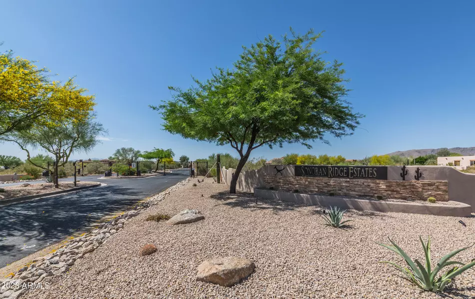 19223 W ALICE Court #83, Waddell, AZ 85355