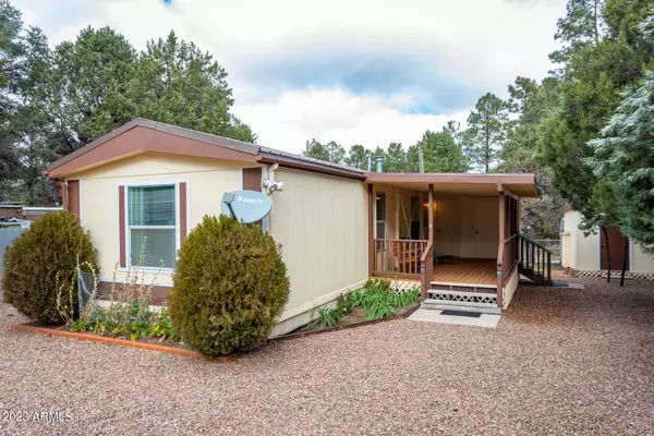 2108 BLUEJAY Road,  Overgaard,  AZ 85933