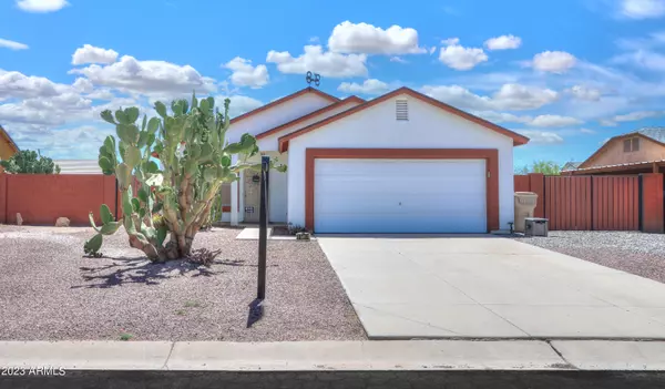 8135 W SWANSEA Drive, Arizona City, AZ 85123