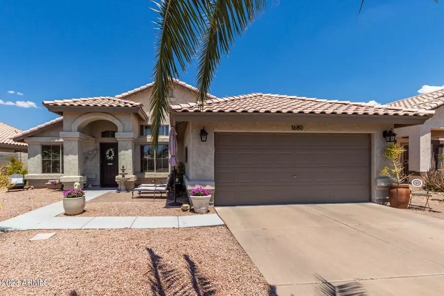 1680 E OLIVE Avenue, Gilbert, AZ 85234