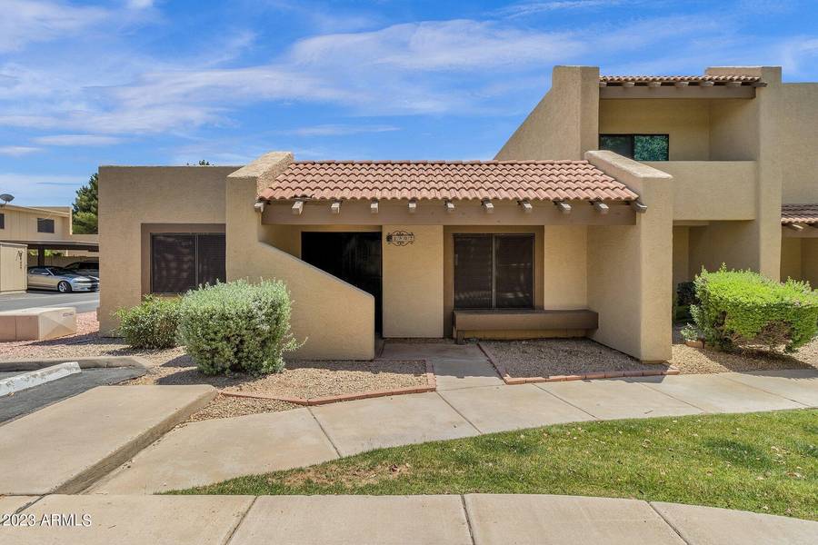 5802 W GELDING Drive, Glendale, AZ 85306