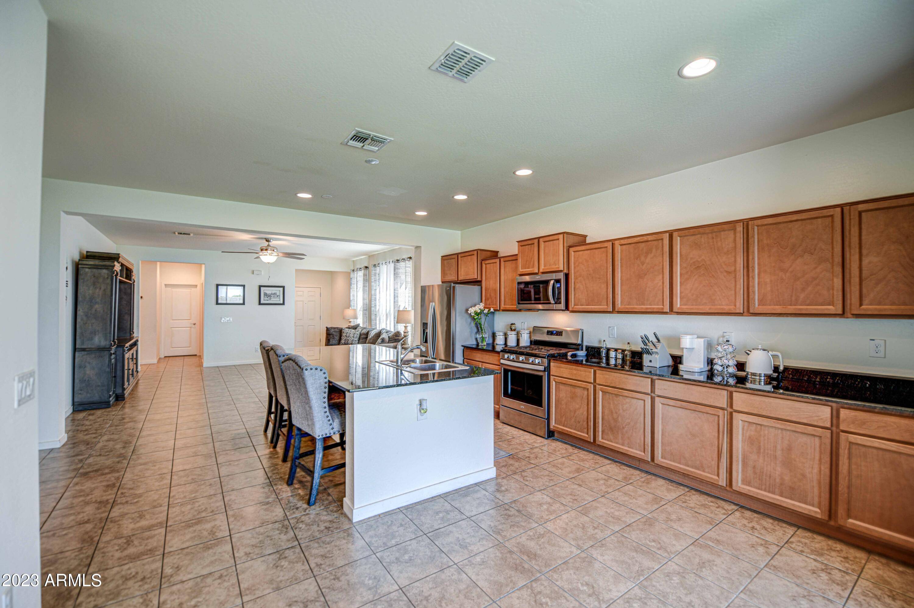 Tolleson, AZ 85353,9812 W ATLANTIS Way