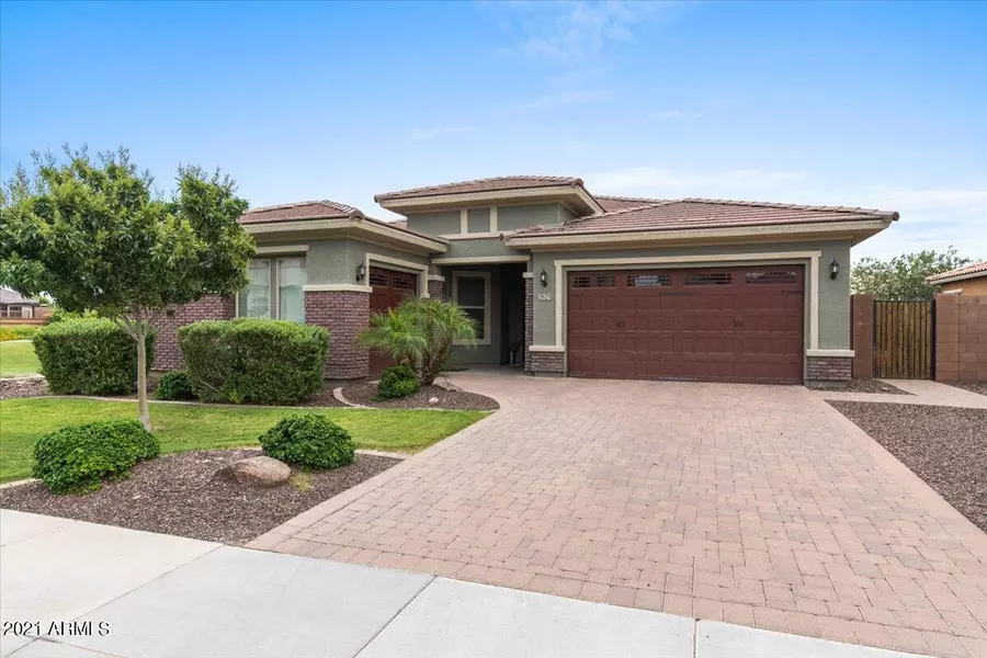 2825 E PRESTON Street, Mesa, AZ 85213