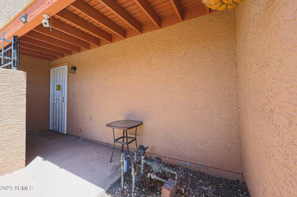 Phoenix, AZ 85015,2202 W GLENROSA Avenue #16