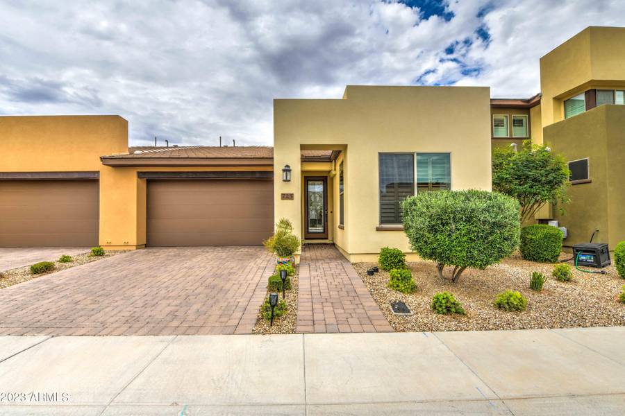 725 E MYRTLE Pass, Queen Creek, AZ 85140