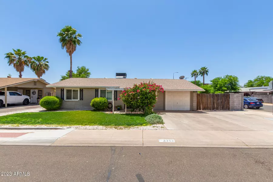 2253 W BOSTON Street, Chandler, AZ 85224