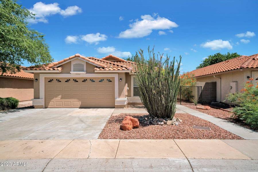 7526 W KERRY Lane, Glendale, AZ 85308