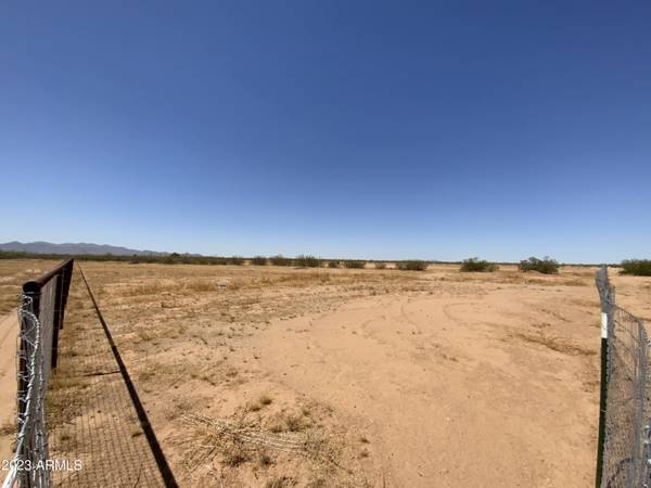 Wittmann, AZ 85361,23831 W Lone Mountain Road #LOT 3