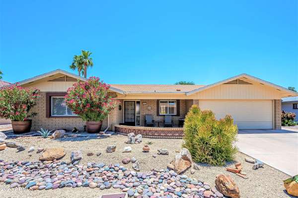 7821 E MENDOZA Avenue, Mesa, AZ 85209