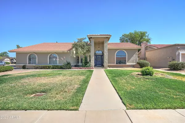 1930 E ELLIS Circle, Mesa, AZ 85203