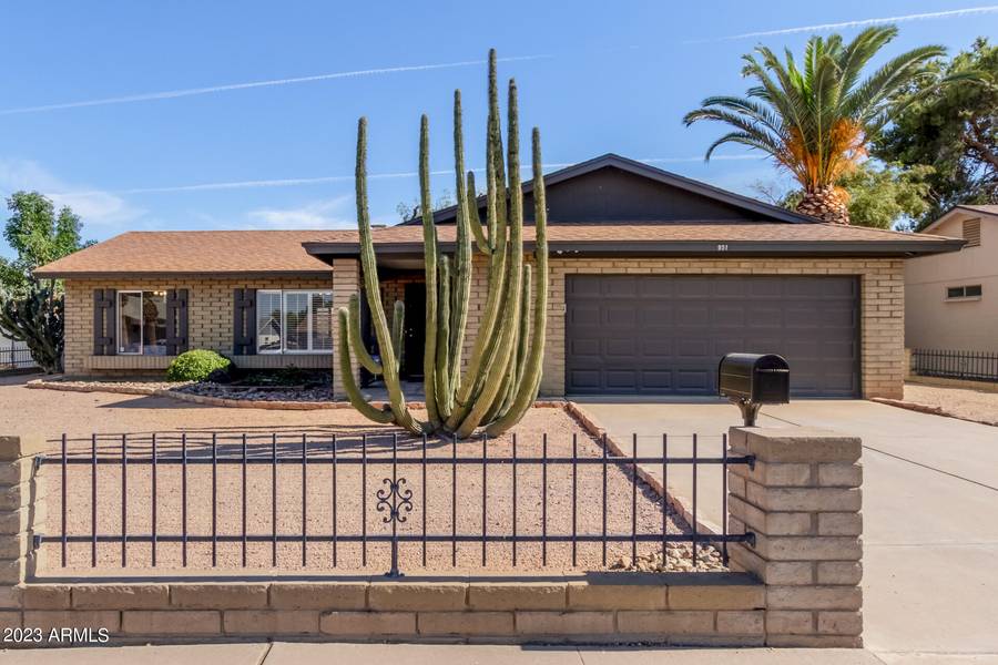 951 W LA JOLLA Drive, Tempe, AZ 85282