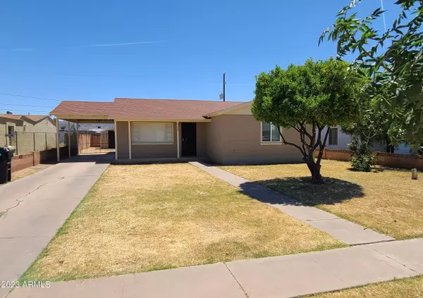 2155 E PARKWAY Drive, Phoenix, AZ 85040