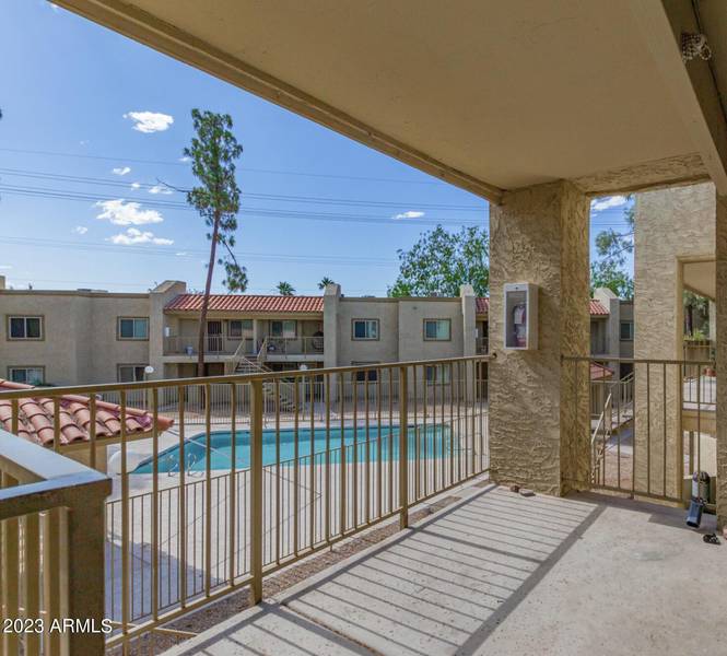 2220 W DORA Street #202, Mesa, AZ 85201