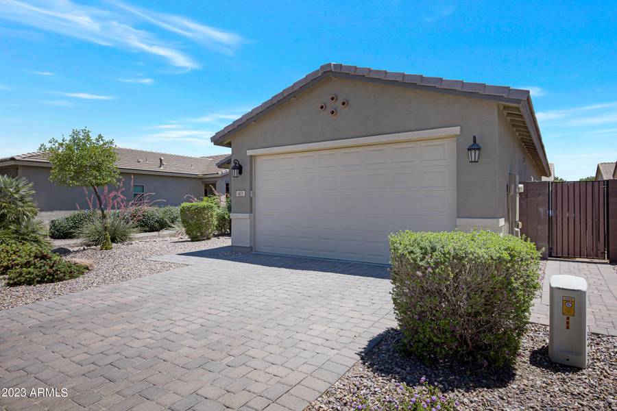 403 W GUM TREE Avenue, San Tan Valley, AZ 85140