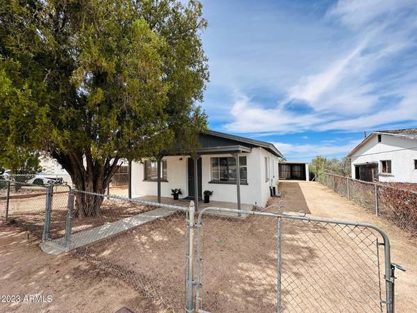 132 W FLINT Street, Benson, AZ 85602