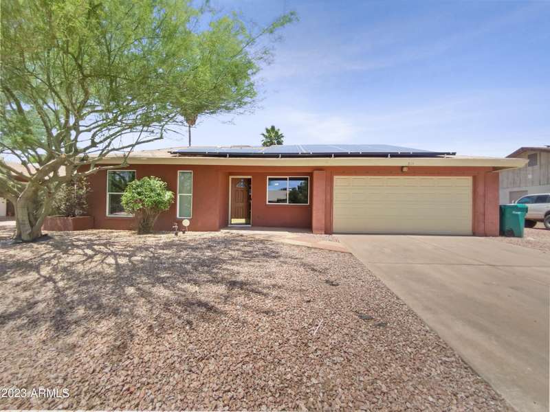 814 E GARNET Avenue, Mesa, AZ 85204