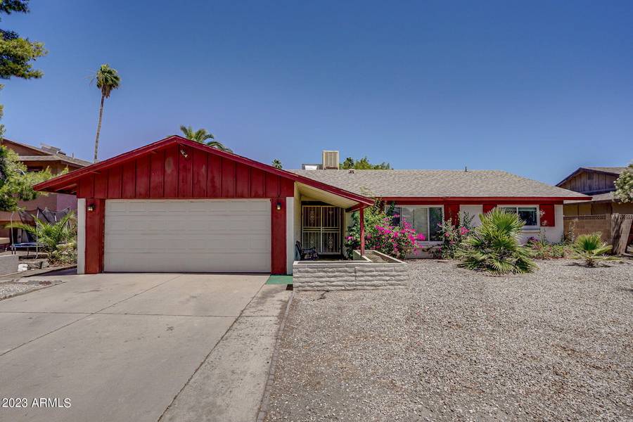 5042 W BELMONT Avenue, Glendale, AZ 85301