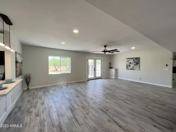 New River, AZ 85087,1425 E CIRCLE MOUNTAIN Road