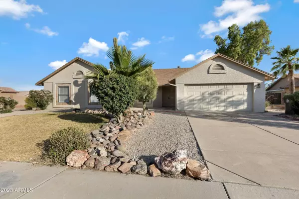 8037 E FAIRFIELD Street, Mesa, AZ 85207