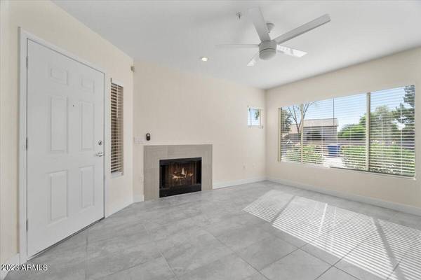 Gilbert, AZ 85233,1295 N ASH Street #114